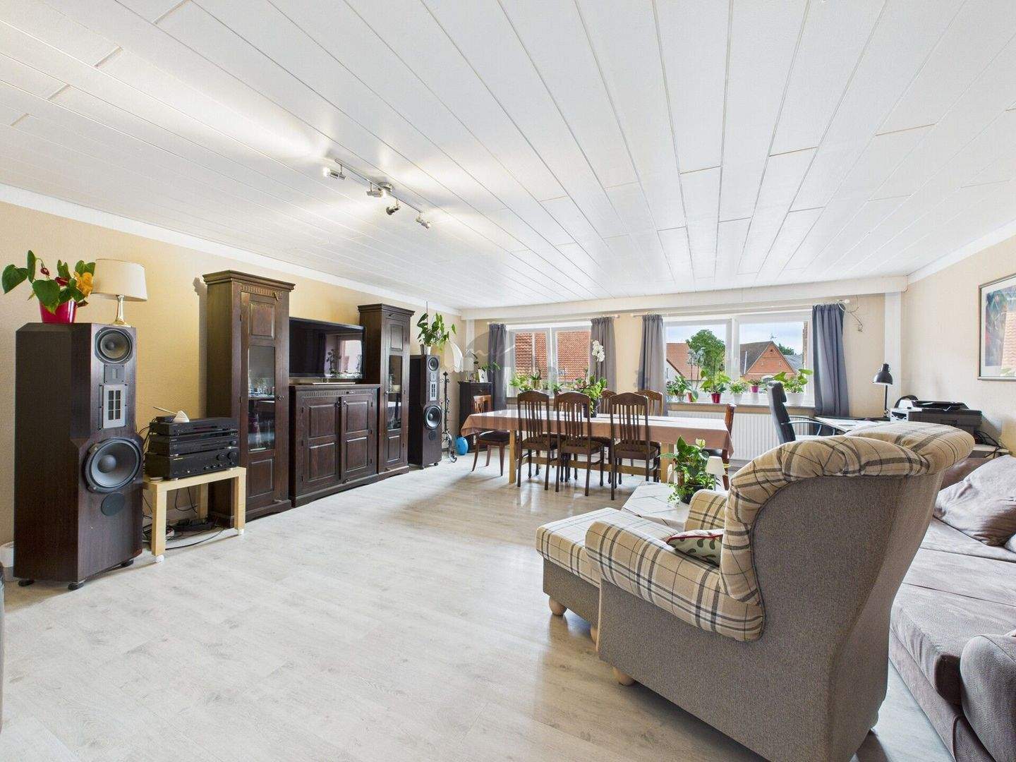 Immobilie in Lindhorst - Charmantes Wohn- und Geschäftshaus mit Entwicklungspotenzial im Herzen von Lindhorst - Bild 2