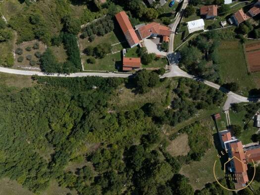 Acker-/Waldstück zum Kauf 150.000 € Poreč 52440