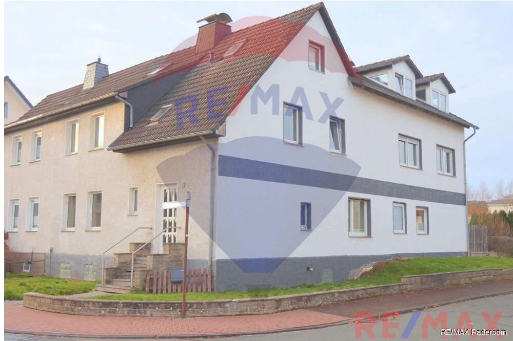 Doppelhaushälfte zum Kauf 179.800 € 8 Zimmer 251 m²<br/>Wohnfläche 403 m²<br/>Grundstück Franziskusstraße 27 Westheim Marsberg / Westheim 34431