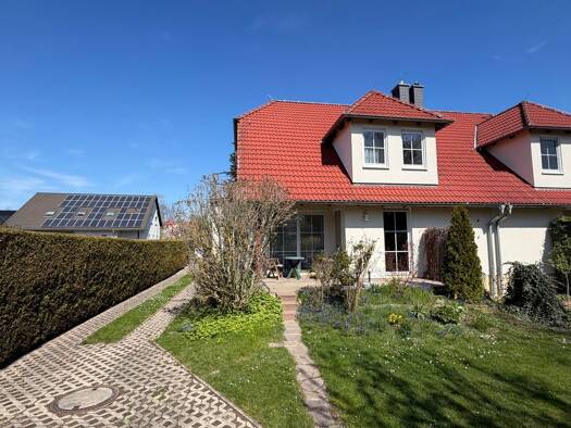Doppelhaushälfte zum Kauf 799.000 € 7 Zimmer 175 m² 463 m² Grundstück Prödeler Straße 1 Markkleeberg Markkleeberg 04416