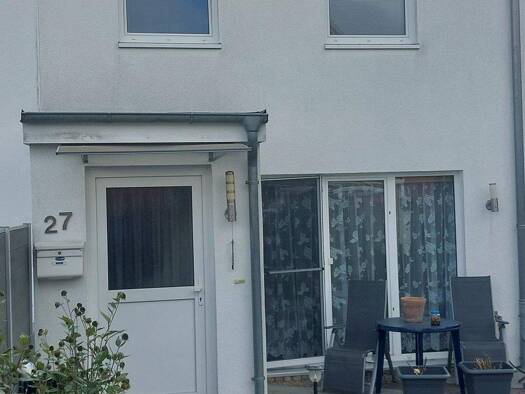 Reihenendhaus zur Miete 1.200 € 3 Zimmer 80 m² 300 m² Grundstück frei ab 01.01.2026 St. Lorenz Nord Lübeck 23556