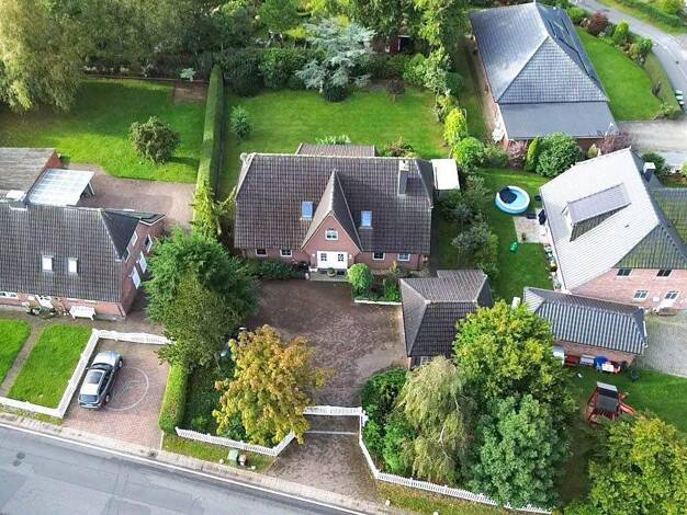 Mehrfamilienhaus zum Kauf 389.000 € 6 Zimmer 187 m² 1.067 m² Grundstück Enge-Sande 25917