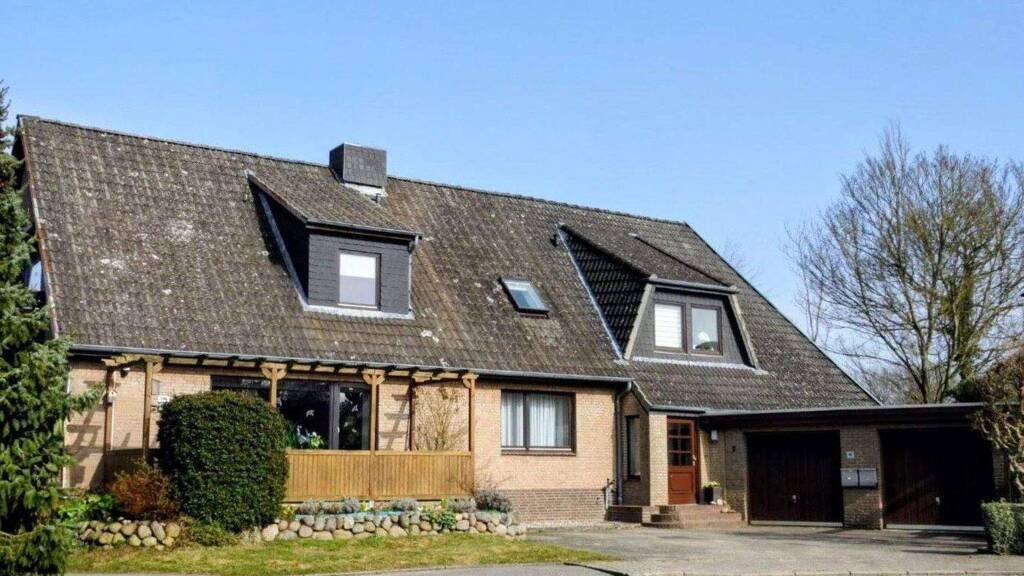 Mehrfamilienhaus zum Kauf provisionsfrei 425.000 € 12 Zimmer 255 m² 1.003 m² Grundstück Wahlstedt 23812