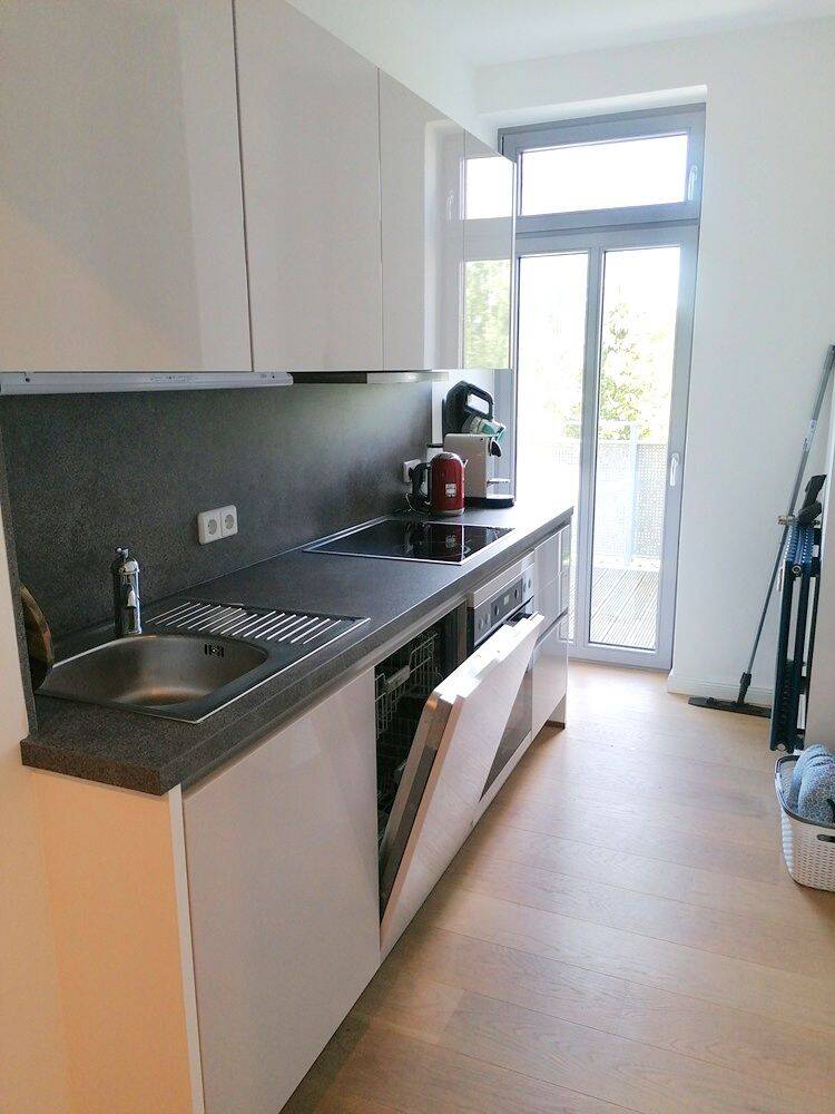 !! Voll möblierte Wohnung mit EBK, Aufzug, Balkon und PKW-Stellplatz !! – Chemnitz – Vorschaubild 8
