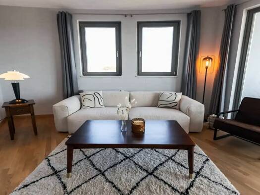 Wohnung zur Miete 740 € 2 Zimmer 75 m² Geschoss 3/5 Mitte Mitte 27568