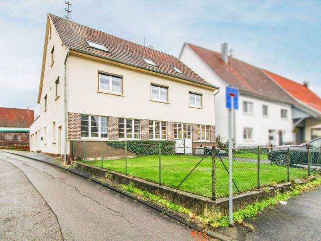 Mehrfamilienhaus zum Kauf als Kapitalanlage geeignet 399.000 € 8 Zimmer 213,4 m² 530 m² Grundstück Wessingen Bisingen 72406