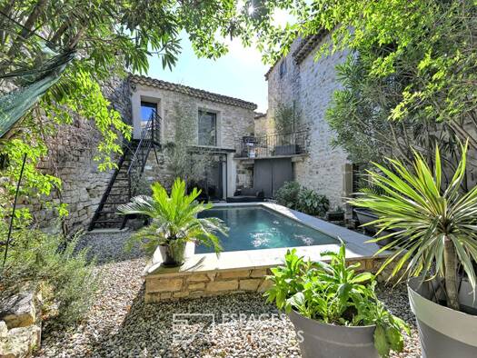 Einfamilienhaus zum Kauf 850.000 € 8 Zimmer 310 m² 320 m² Grundstück UZES 30700