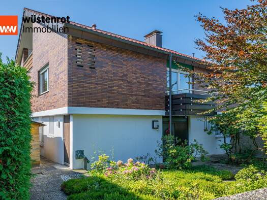Einfamilienhaus zum Kauf 1.300.000 € 8 Zimmer 431,5 m² 951 m² Grundstück Bad Cannstatt Stuttgart 70374