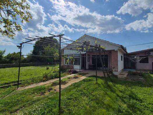 Haus zum Kauf 230.000 € 1 Zimmer 95 m² Liznjan