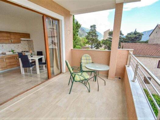 Einfamilienhaus zum Kauf 2.340.000 € 250 m² Dobrota