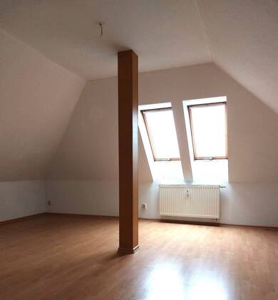 Wohnung zur Miete 360 € 2 Zimmer 60 m² Dachgeschoss, 3. Geschoss frei ab sofort Auerbacher Straße 16 Gornsdorf 09390