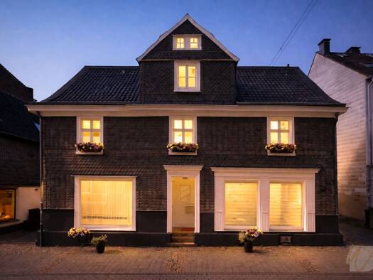 Haus zum Kauf 299.000 € 8 Zimmer 140 m² 210 m² Grundstück Wald Solingen 42719