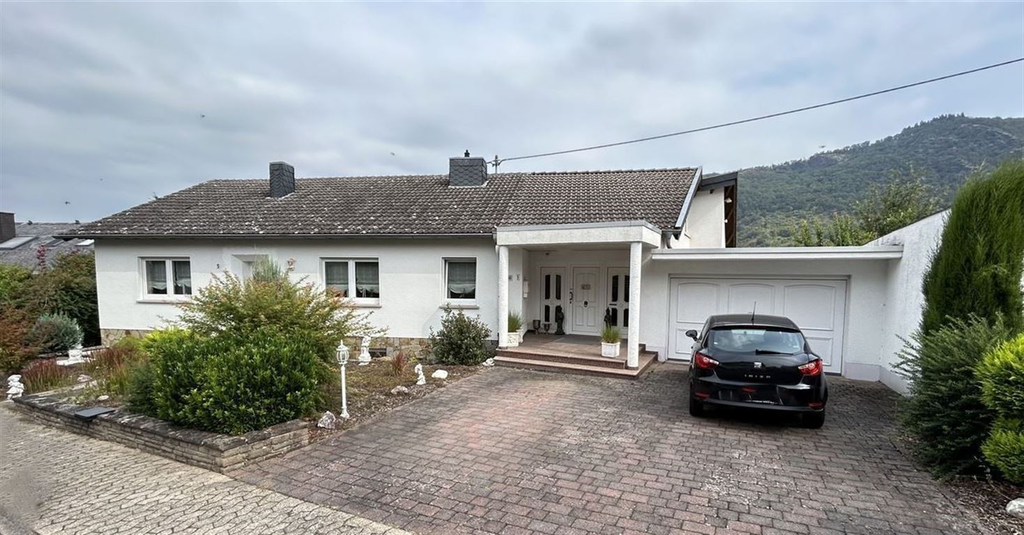 Einfamilienhaus zum Kauf 849.000 € 11 Zimmer 408 m²<br/>Wohnfläche 1.567 m²<br/>Grundstück 30.12.2024<br/>Verfügbarkeit Bad Salzig Boppard , Rhein 56154