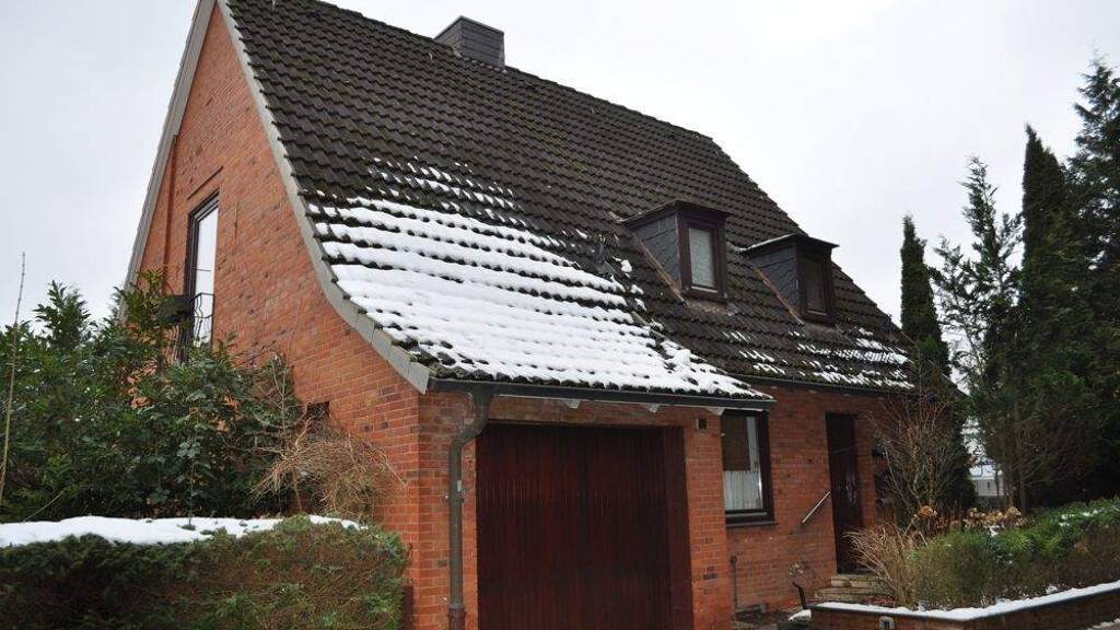 Einfamilienhaus zum Kauf 385.000 € 5 Zimmer 107 m² 732 m² Grundstück Hasseldieksdamm Kiel / Hasseldieksdamm 24109