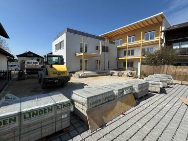 Terrassenwohnung zur Miete 1.830 € 4 Zimmer 136,9 m² frei ab sofort Dr. Christian-Junkenitz-Str. 3 Kolbermoor Kolbermoor 83059