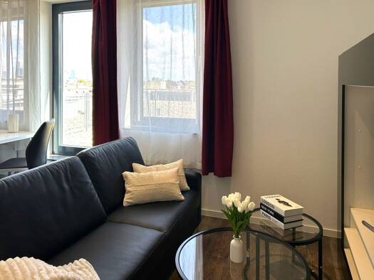Wohnung zur Miete 1.695 € 2 Zimmer 39 m² frei ab sofort Niederrad Süd 60528
