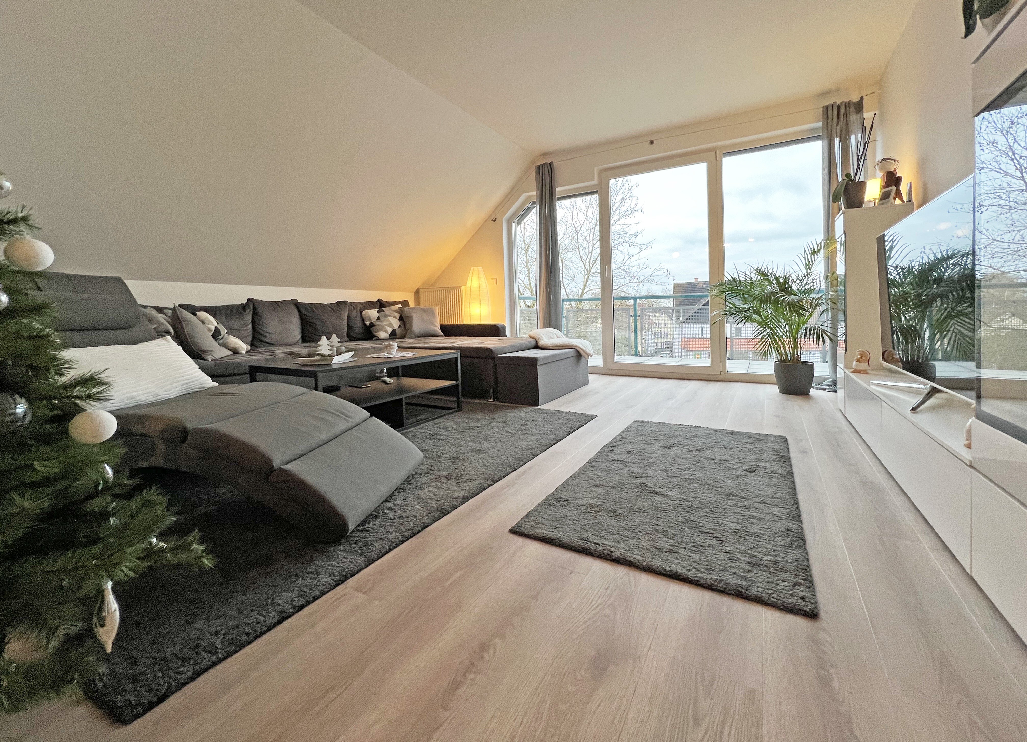 Wohnung zum Kauf 335.000 € 3 Zimmer 98 m²<br/>Wohnfläche 01.02.2025<br/>Verfügbarkeit Lich Lich 35423