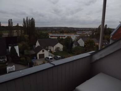 Wohnung zur Miete 645 € 2 Zimmer 59 m² Dachgeschoss, 2. Geschoss Steigerwaldstr. Kitzingen Kitzingen 97318