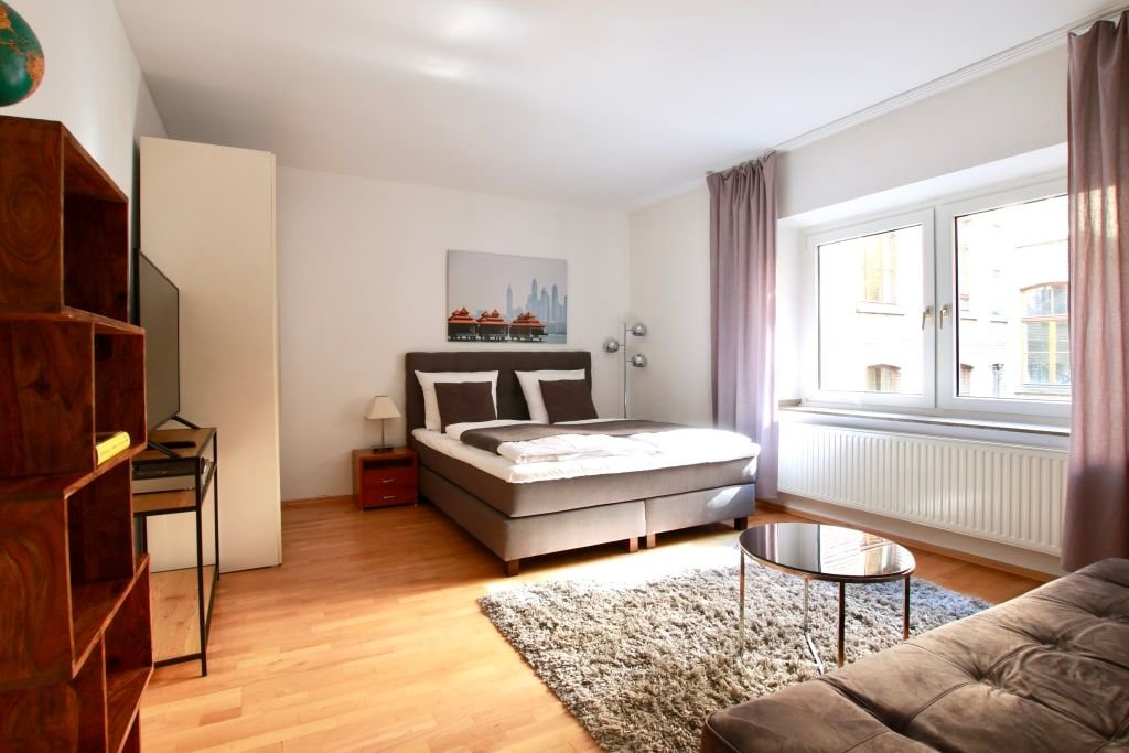 Wohnung zur Miete Wohnen auf Zeit 2.289 € 1 Zimmer 36 m²<br/>Wohnfläche 31.12.2024<br/>Verfügbarkeit Roonstraße Neustadt - Süd Köln 50674