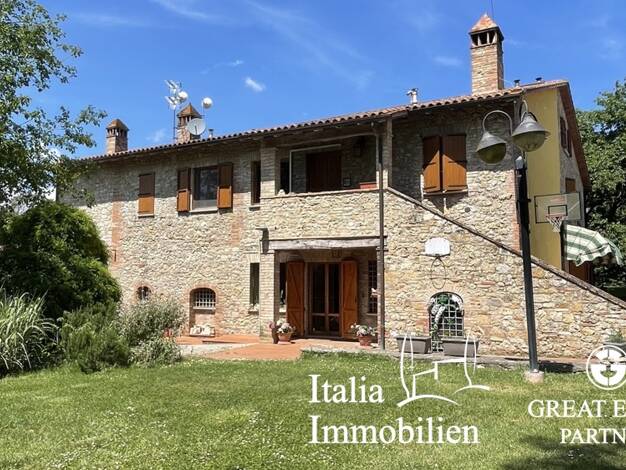 Bauernhaus zum Kauf 925.000 € 28 Zimmer 705 m² 9.000 m² Grundstück Corciano 06073