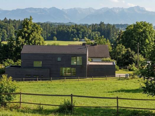 Villa zum Kauf 7 Zimmer 248 m² 1.500 m² Grundstück Leutstetten Starnberg 82319