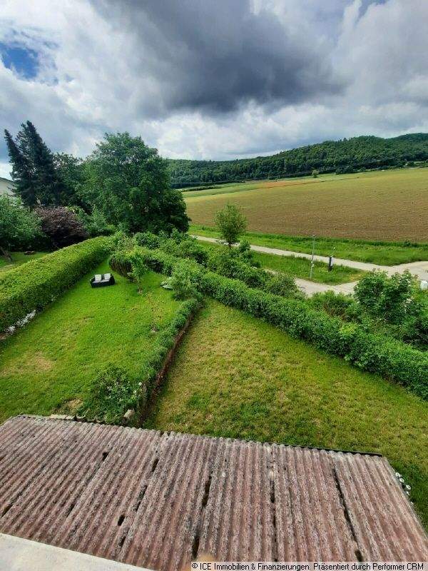 Immobilie in Wellheim - 3 Generationen - Haus mit großen Grundstück und mit Blick auf Felder und Wiesen - Bild 1