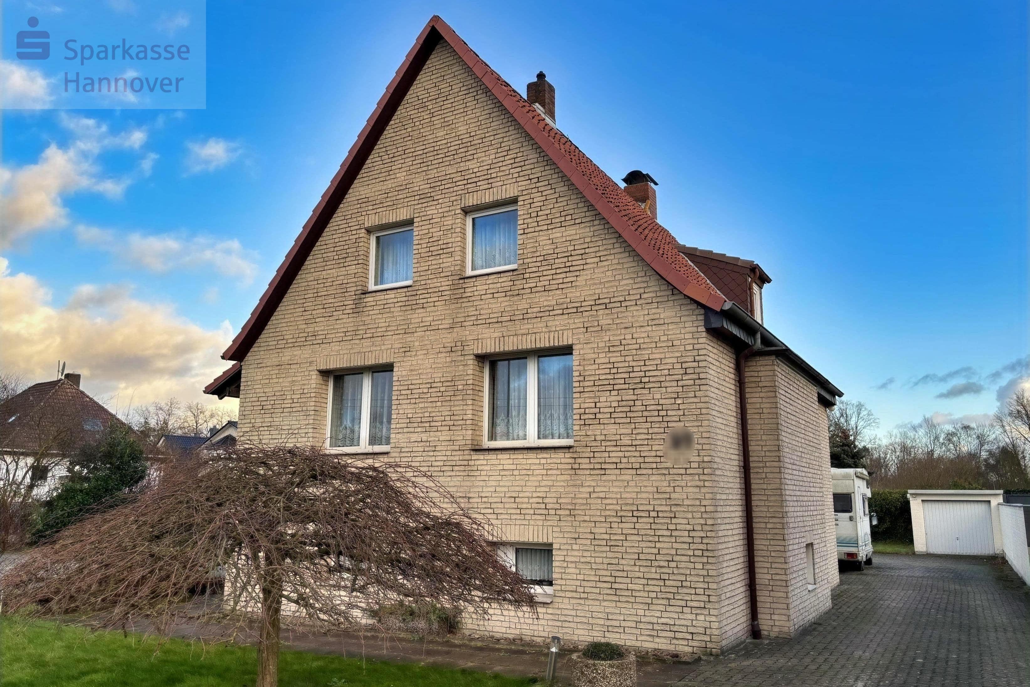 Einfamilienhaus zum Kauf 435.000 € 7,5 Zimmer 137,2 m²<br/>Wohnfläche 1.803 m²<br/>Grundstück Altwarmbüchen Isernhagen 30916