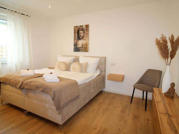 Wohnung zur Miete Wohnen auf Zeit 1.700 € 3 Zimmer 90 m² frei ab sofort Metzdorf Kulmbach 95326