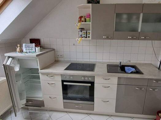 Wohnung zur Miete 310 € 2 Zimmer 57,4 m² 4. Geschoss frei ab 01.04.2026 Bernsdorfer Straße 95 Bernsdorf Chemnitz 09126