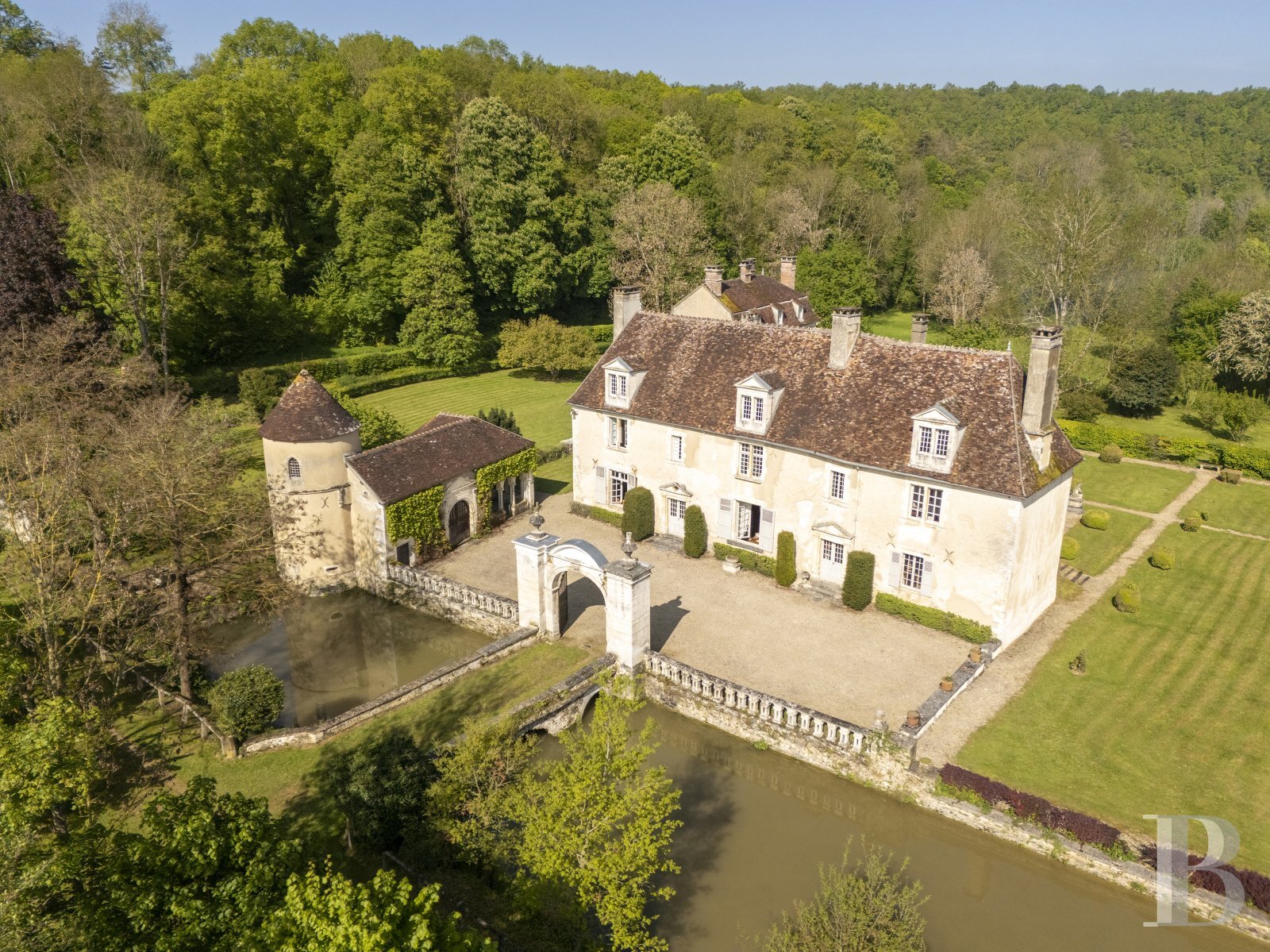 Schloss zum Kauf 1.300.000 € 10 Zimmer 600 m²<br/>Wohnfläche 62.500 m²<br/>Grundstück Saint Germain-Hôtel de Ville-Saint Pierre Auxerre 89000