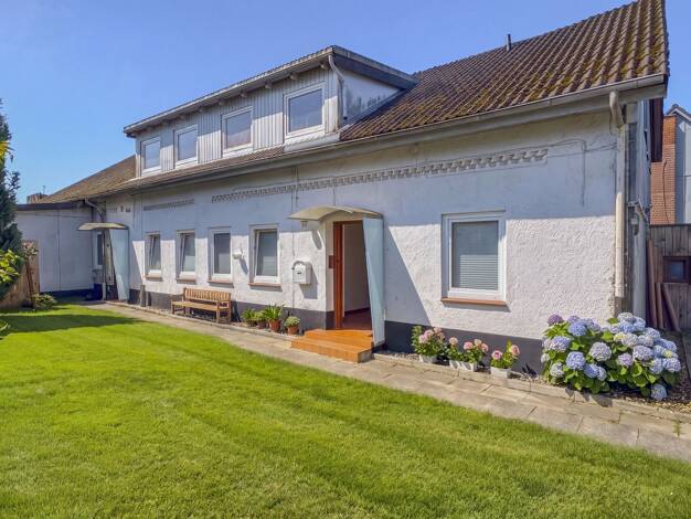 Mehrfamilienhaus zum Kauf 329.900 € 14 Zimmer 317,5 m² 1.097 m² Grundstück Engelsby Flensburg 24943