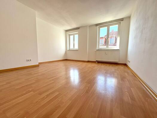 Wohnung zur Miete 600 € 2 Zimmer 60 m² Geschoss 3/3 frei ab 01.07.2026 Feldstadt Schwerin 19053