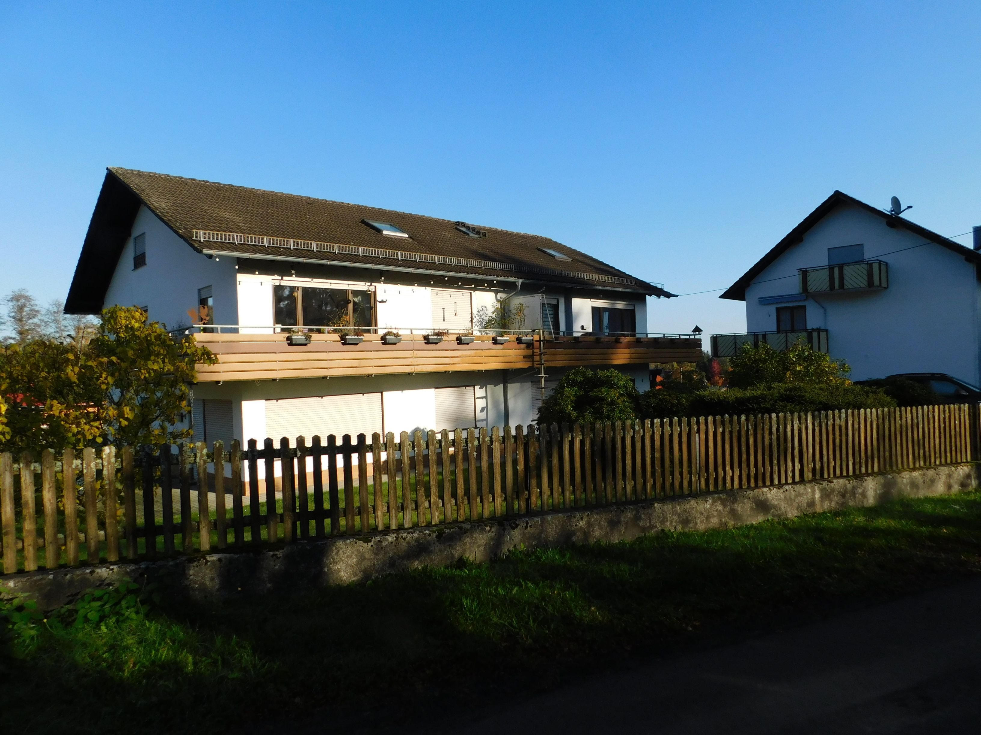 Mehrfamilienhaus zum Kauf 398.000 € 12 Zimmer 338 m²<br/>Wohnfläche 1.335 m²<br/>Grundstück Ilbeshausen-Hochwaldhausen Grebenhain 36355