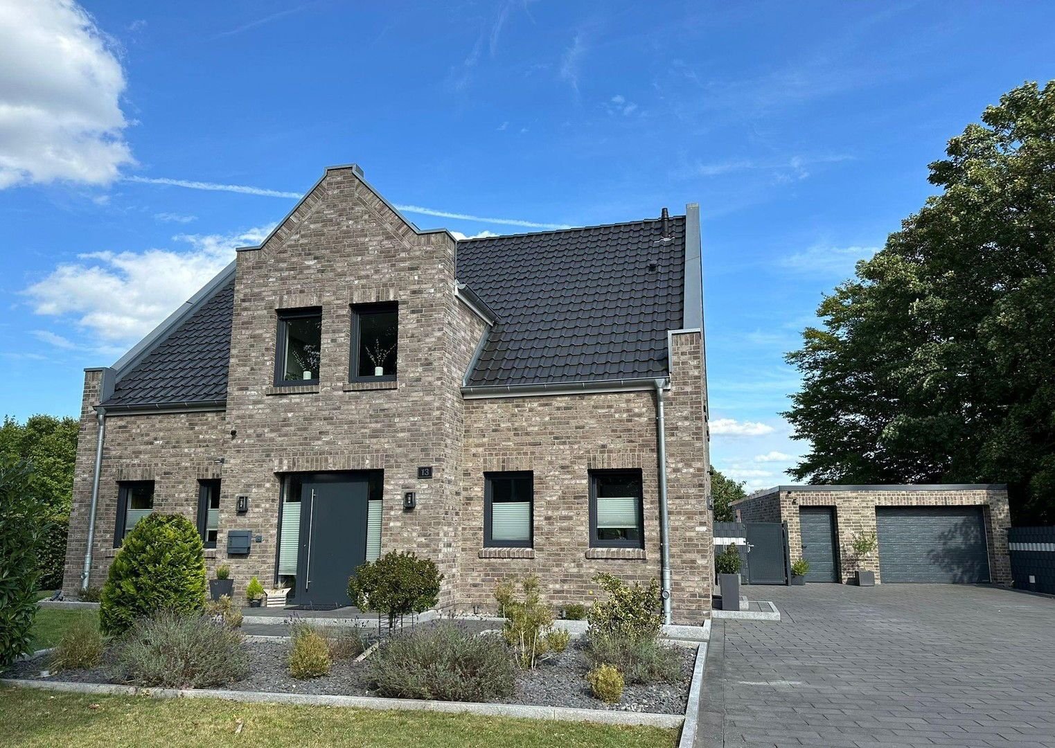 Einfamilienhaus zum Kauf provisionsfrei 650.000 € 6 Zimmer 177 m²<br/>Wohnfläche 1.000 m²<br/>Grundstück Heisfelde Leer (Ostfriesland) 26789