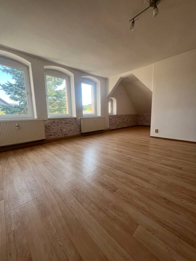 Wohnung zur Miete 410 € 3 Zimmer 74,1 m² Dachgeschoss, 2. Geschoss frei ab sofort Hauptstraße 34 Großschönau Großschönau 02779