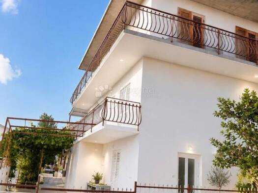 Einfamilienhaus zum Kauf 450.000 € 17 Zimmer 489 m² Mastrinka, Trogir - Okolica Trogir 21220