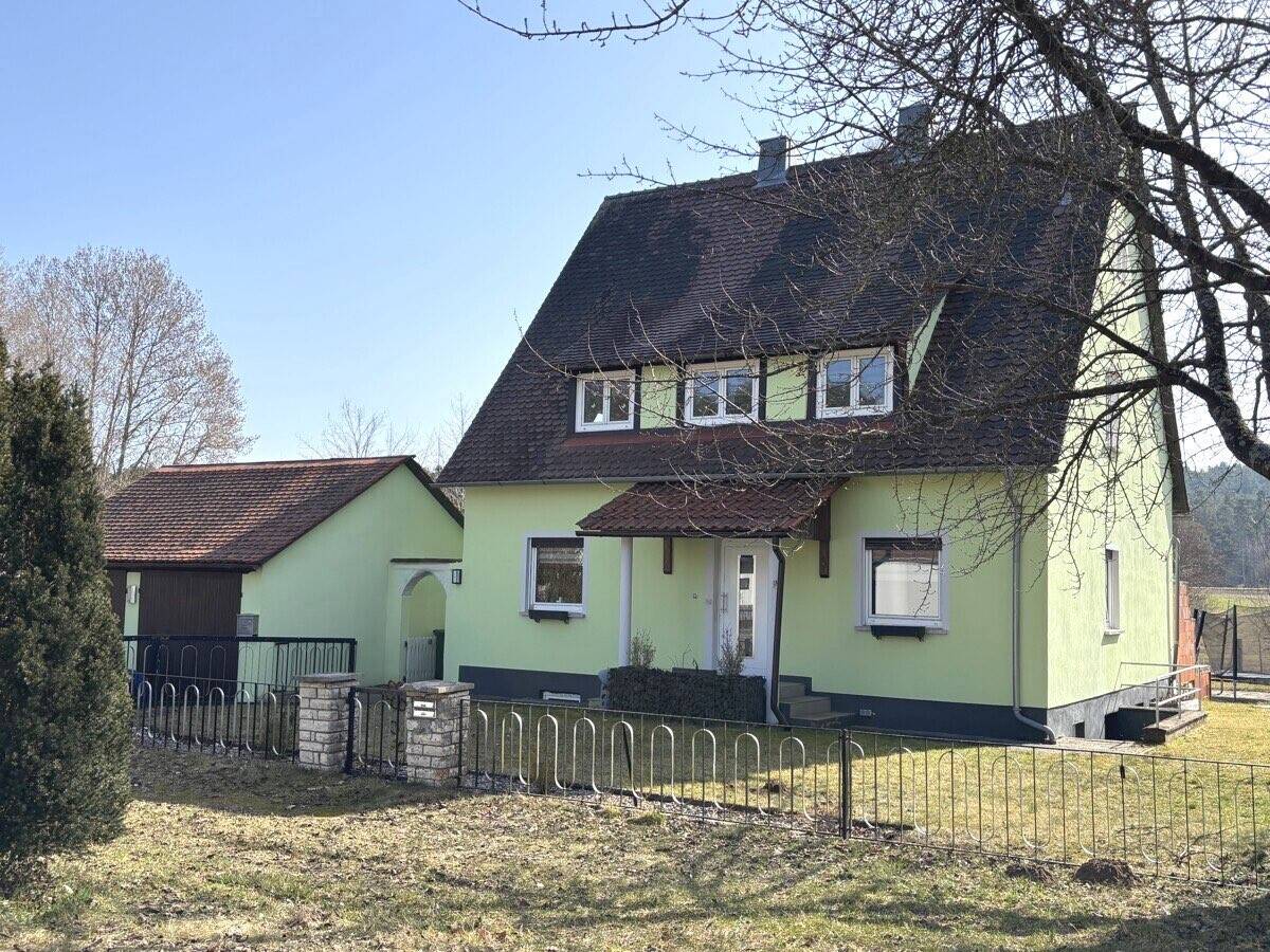 Immobilie in Heideck - Ruhig gelegenes Einfamilienhaus mit schönem Garten - Bild 2