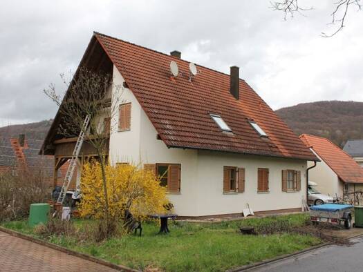 Einfamilienhaus zum Kauf provisionsfrei 170.000 € 9 Zimmer 161 m² 719 m² Grundstück Leutenbach Leutenbach 91359