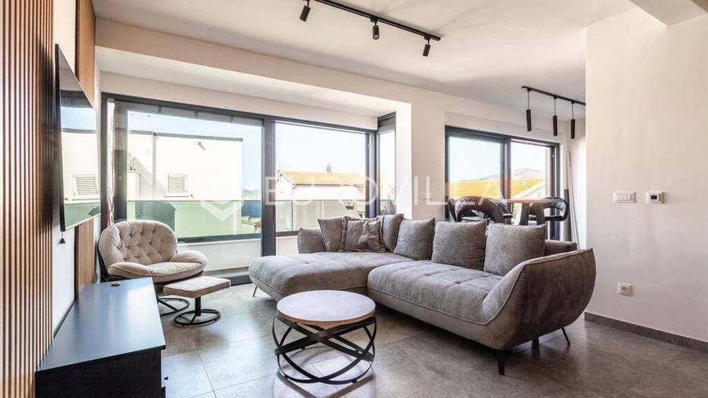 Wohnung zur Miete 1.200 € 2 Zimmer 66 m² 2. Geschoss Okrug Gornji Okrug