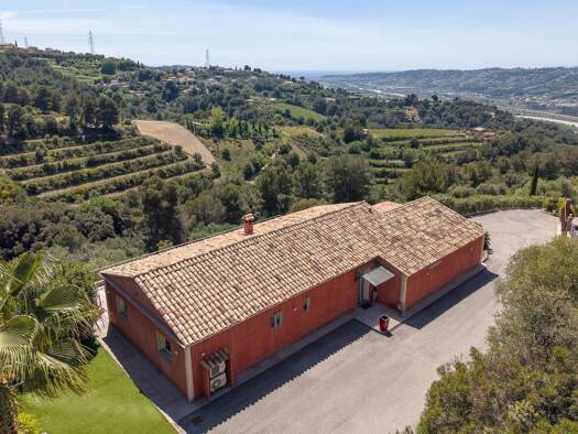 Einfamilienhaus zum Kauf 980.000 € 4 Zimmer 146,3 m² 6.836 m² Grundstück Las Planas - Comte de Falicon Nice 06236