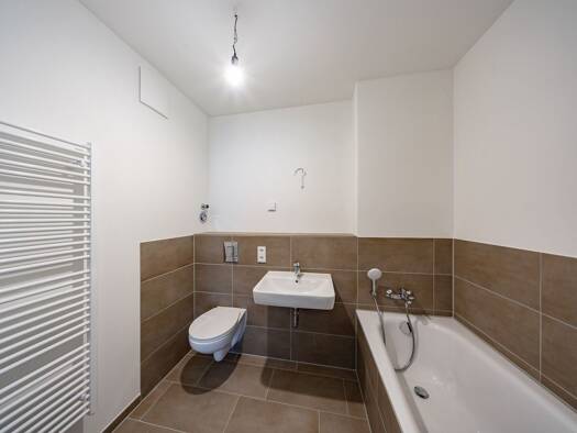 Wohnung zur Miete 1.839 € 5 Zimmer 115,8 m² 5. Geschoss frei ab sofort Daumstraße Haselhorst Spandau 13599