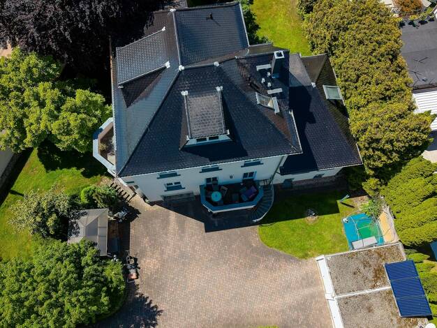 Villa zum Kauf 1.590.000 € 11 Zimmer 319,4 m² 1.050 m² Grundstück Schleußig Südwest 04229