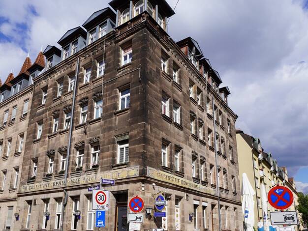 Mehrfamilienhaus zum Kauf 1.650.000 € 34 Zimmer 700 m² 290 m² Grundstück Gostenhof Weiterer Innenstadtgürtel West / Nord / Ost 90429