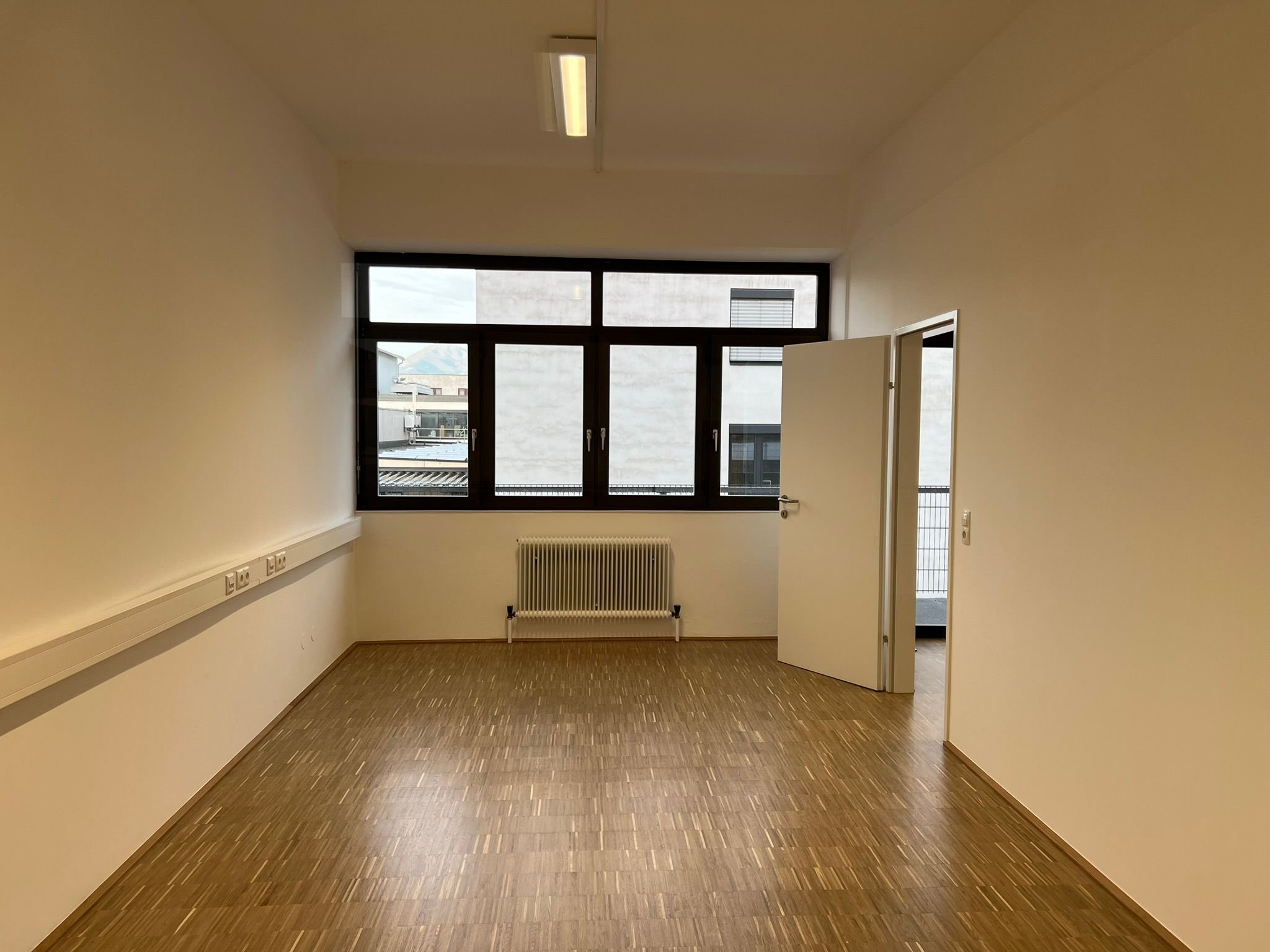 Büro-/Praxisfläche zur Miete 1.400 € 100 m²<br/>Bürofläche Rum 6063