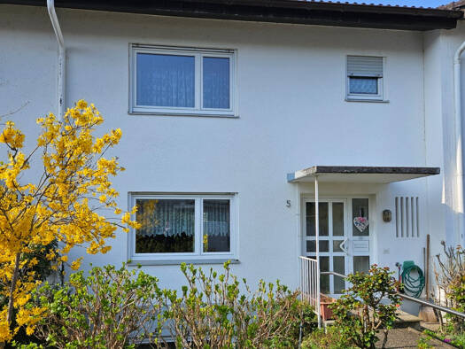 Reihenhaus zur Miete 1.950 € 5 Zimmer 113 m² 225 m² Grundstück frei ab 01.07.2026 Weil am Rhein 79576