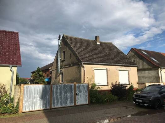 Einfamilienhaus zum Kauf 65.000 € 5 Zimmer 100 m² 498 m² Grundstück Zollchow Milower Land - Zollchow 14715