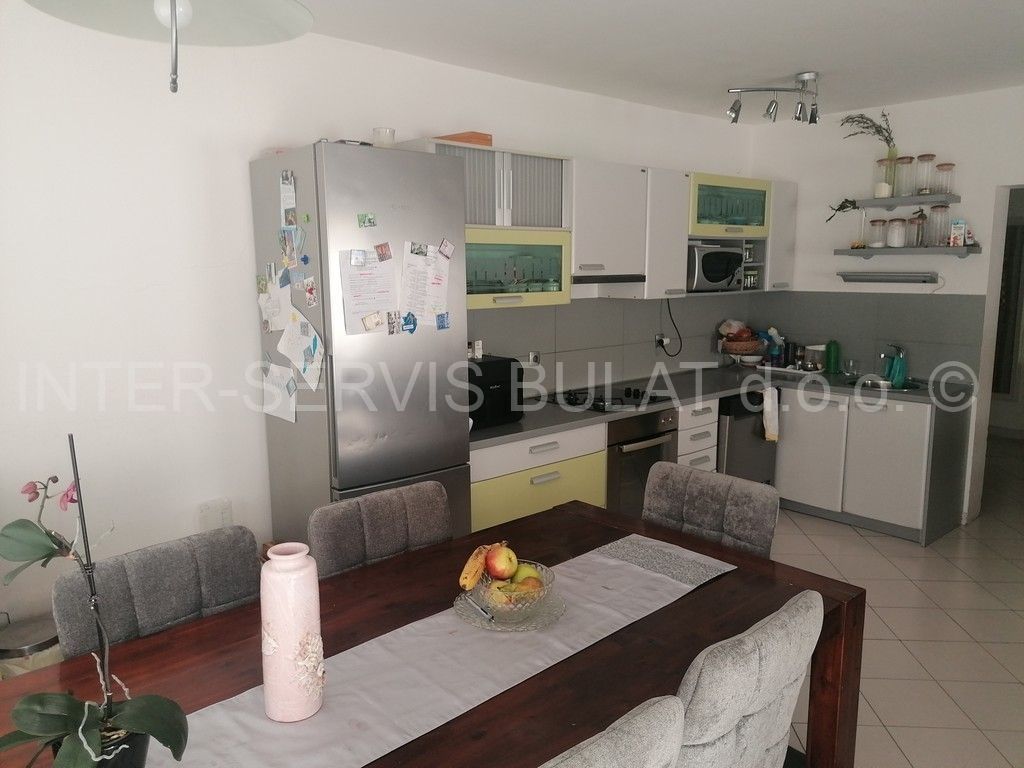 Wohnung zum Kauf 290.000 € 4 Zimmer 127 m²<br/>Wohnfläche 1.<br/>Geschoss Meterize