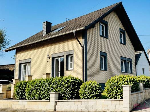 Einfamilienhaus zum Kauf 399.000 € 4,5 Zimmer 185 m² 450 m² Grundstück Dernbach 56307