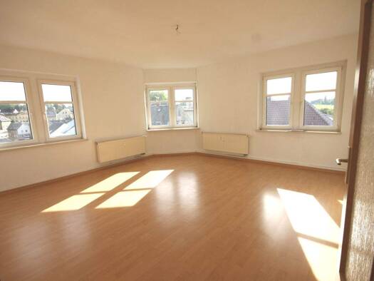 Wohnung zur Miete 325 € 2 Zimmer 57 m² 4. Geschoss Obere Hauptstraße 33 Hartmannsdorf 09232