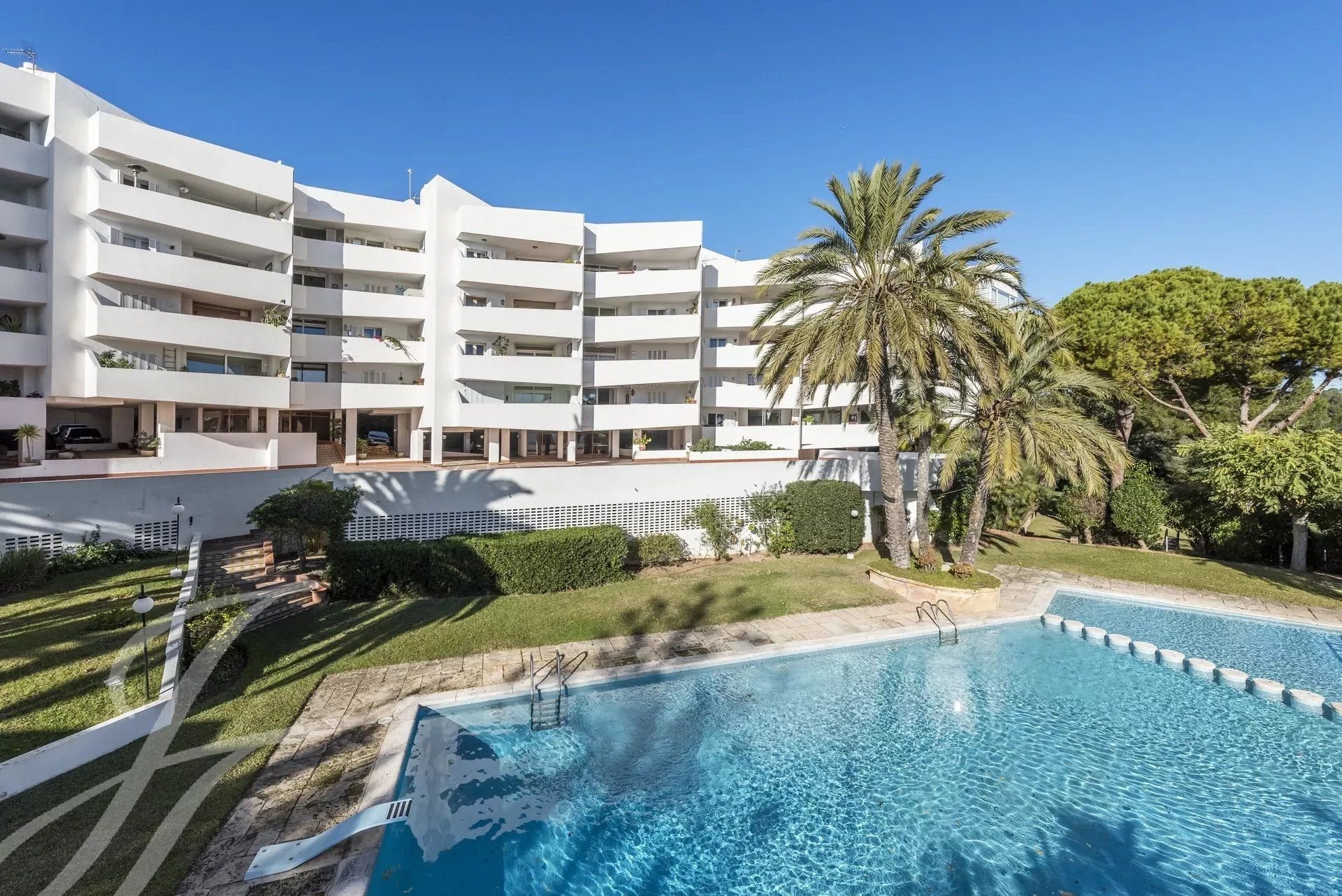 Studio zum Kauf provisionsfrei 1.000.000 € 5 Zimmer 240 m²<br/>Wohnfläche 1.<br/>Geschoss Palma de Mallorca 07015